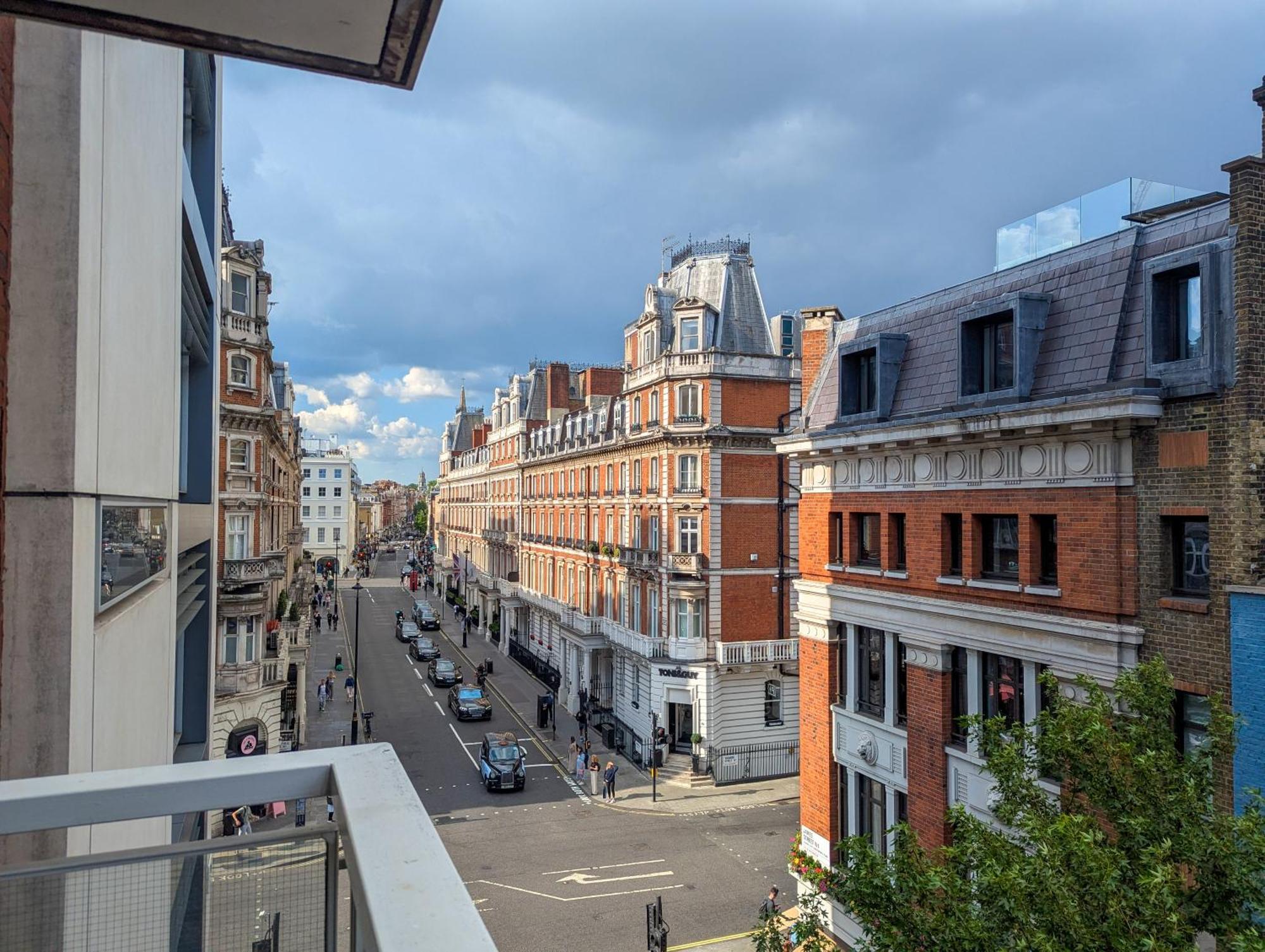Estatesmen Selfridges Oxford Street * Londres